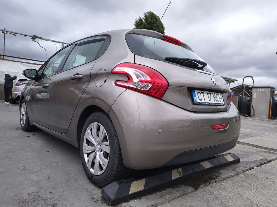 PEUGEOT 208 2012 — imagine 4