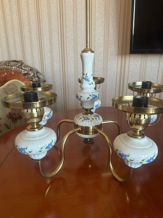 Продаю люстру в отличном состоянии