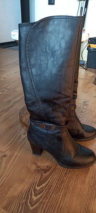 Дамски ботуши с пухенка