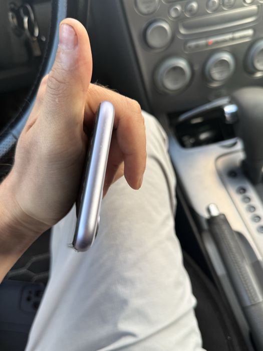 Продам iPhone 11 128гб