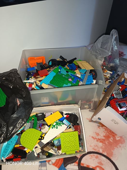 Vând lego Kg și tot