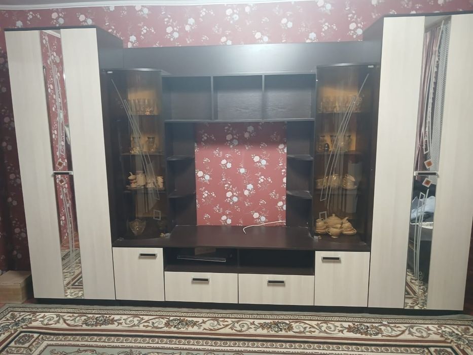 продам стенку гарнитур (венеция)