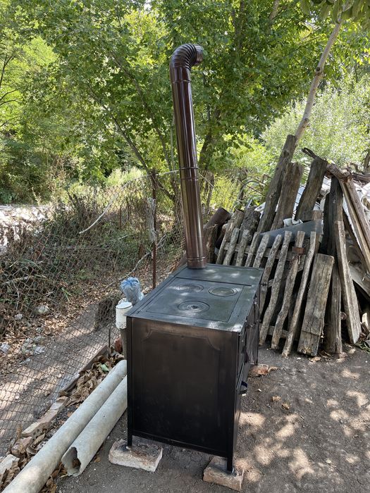 Продавам метална готварска печка