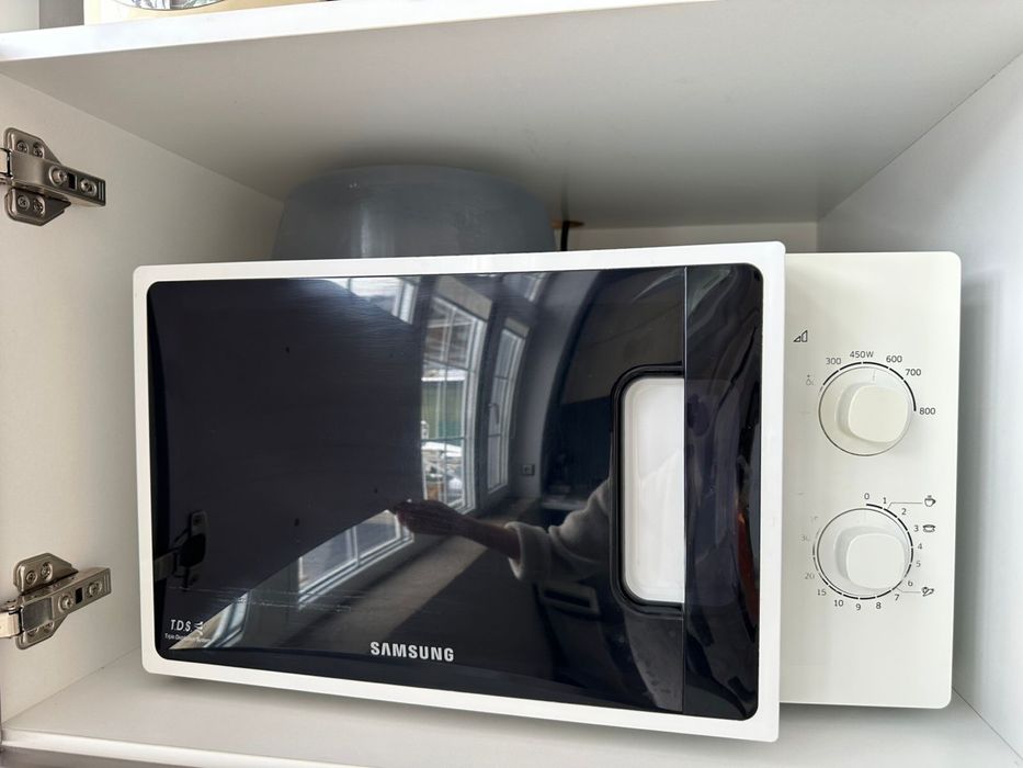 Продам микроволновую печь.