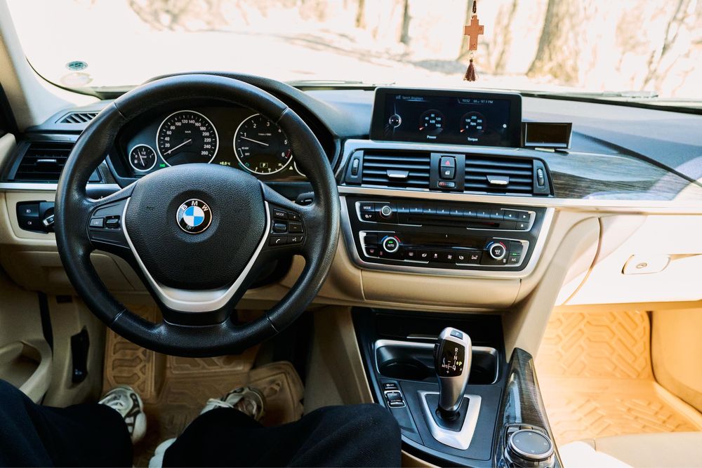 Bmw seria3 F 31 model Luxury automat