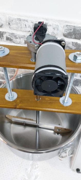 Amestecator automat pentru gemuri,  zacusca, bulion ,ketchup, crema de prajitura ,jumer etc