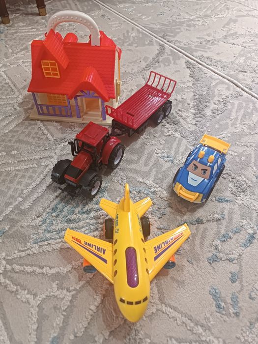 Набор игрушек разных