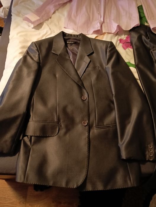 Costum bărbătesc Daspi mărime 46 + Cămașă Ares mărime 38