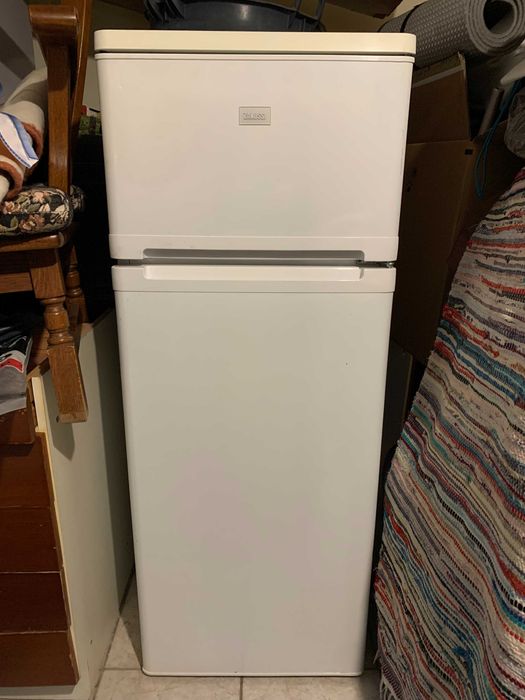 Masina spalat haine si Frigider