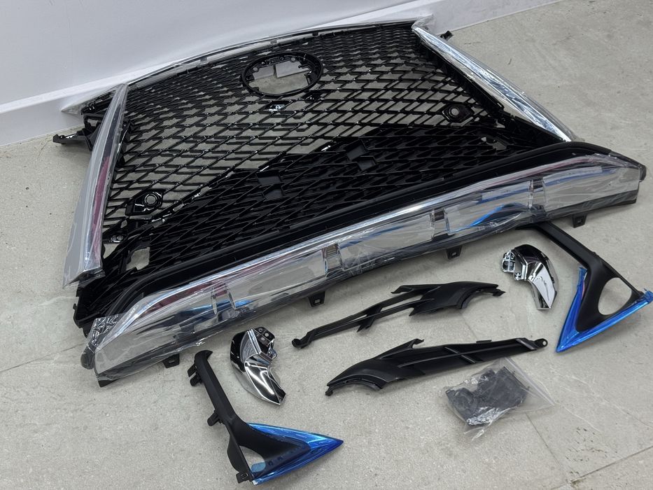 Решетка передняя часть Lexus