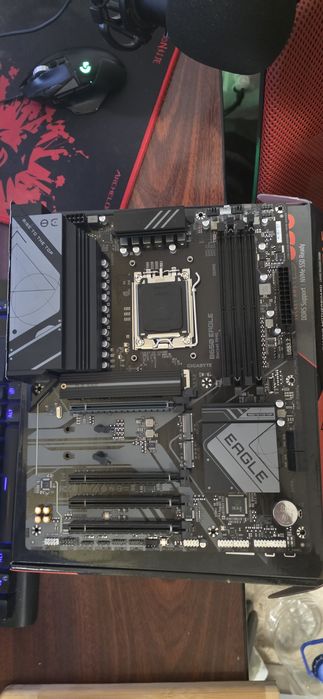 Placa de baza B650 Eagle