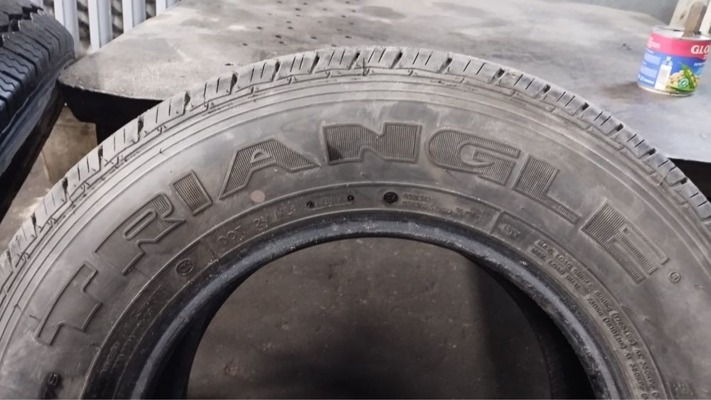 Продам зимнюю резину 215/75/15