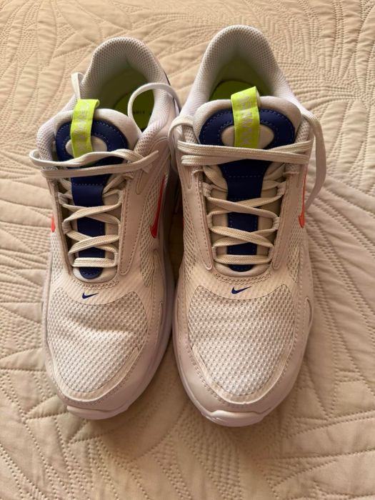 Маратонки NIKE 42