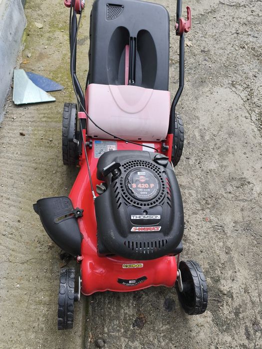 Mașină tuns iarba Germania