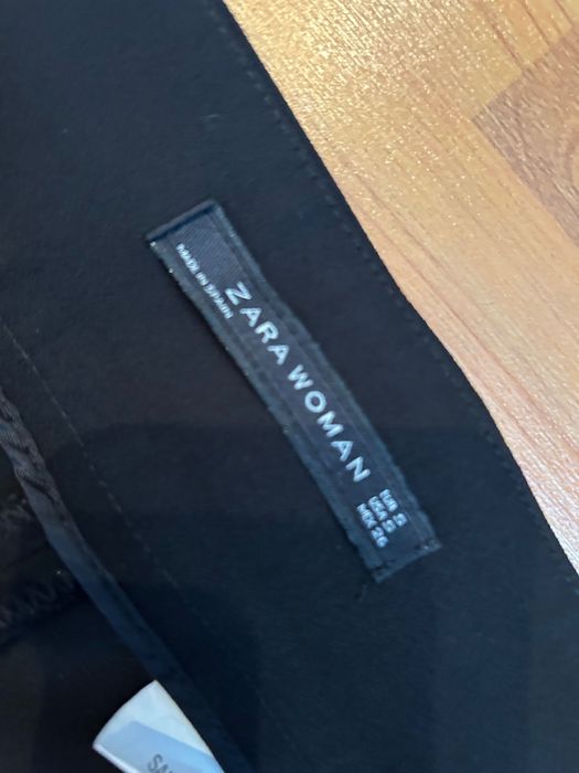 Panataloni Zara negri