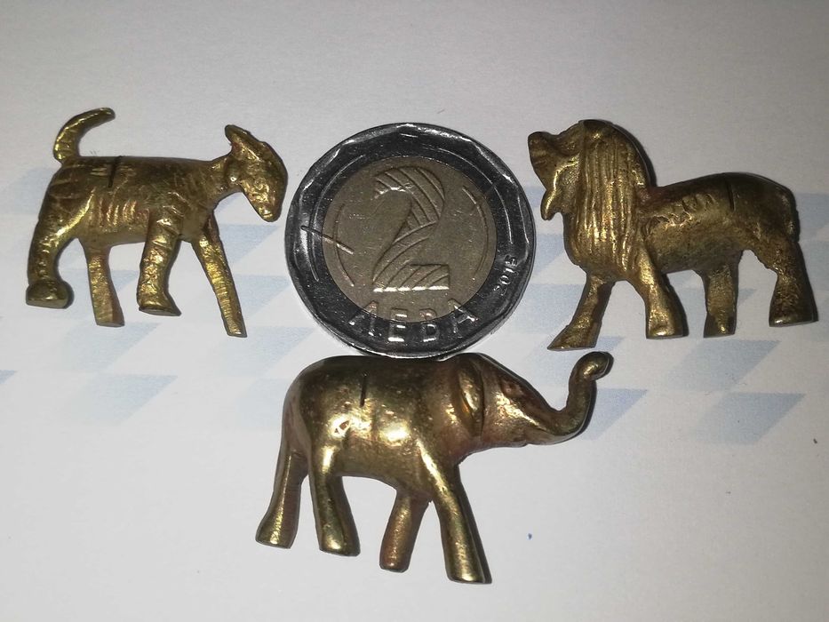 Бронзови фигурки