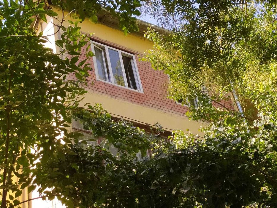 Своя 1/4/4 Юнусабад 4-квартал. Кирпич. Площадь 40м². Ипотеку можно
