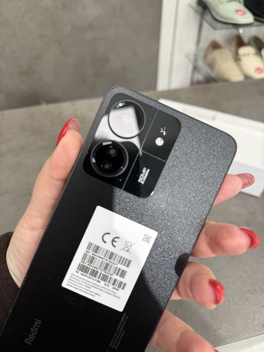Продам новый телефон redmi 13C