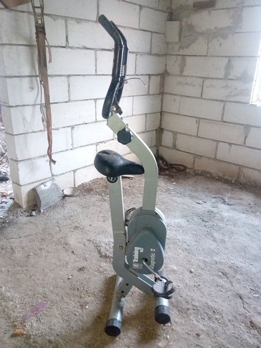 Bicicletă fitness pliabilă Training One 147 Magnetic – 300 lei