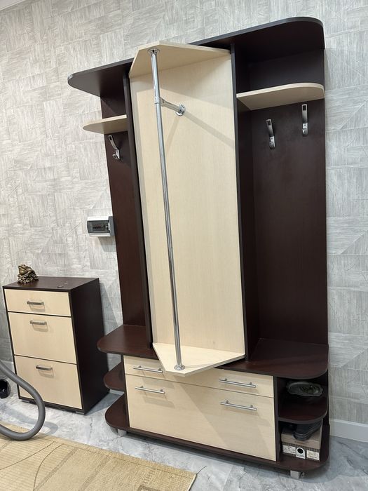 Прихожая продается