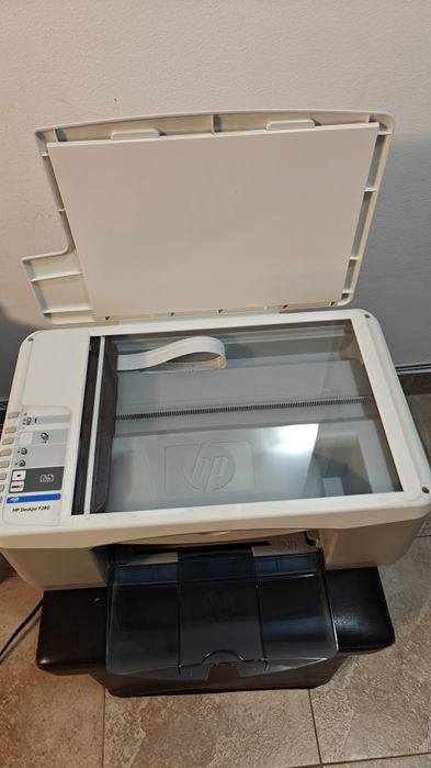 Vând imprimanta multifuncțională HP Deskjet F380
