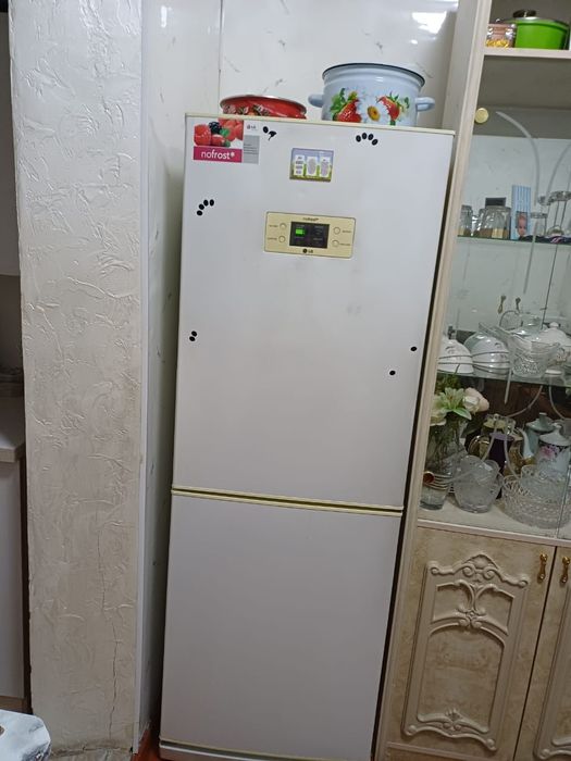 Продам холодильник