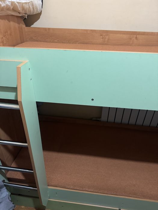 Продам двух ярусную кровать