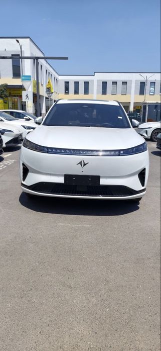 Dongfeng 008 gibrid ultra