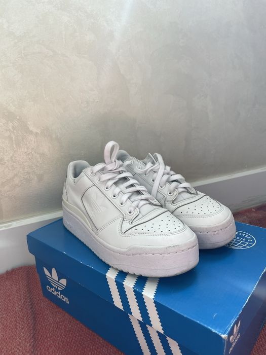 Продам женские кеды adidas original