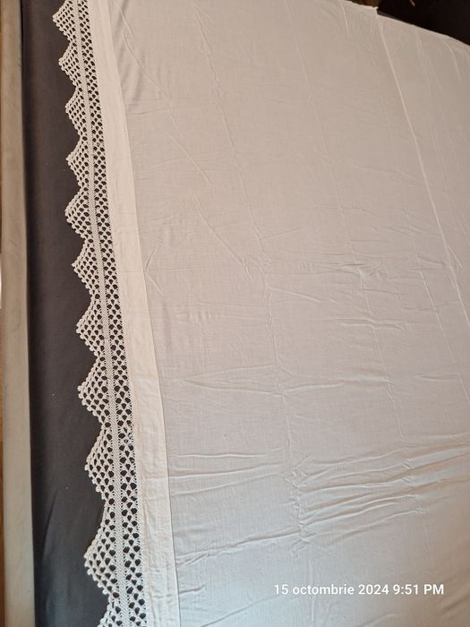 Cearceafuri traditionale din bumbac cu dantela lucrata manual