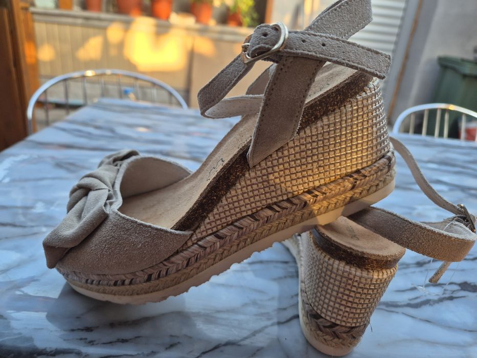 Дамски сандали. Нови