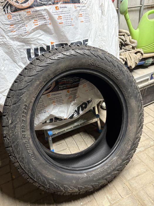 Kumho Road Venture AT52 255/55 R19 111 H