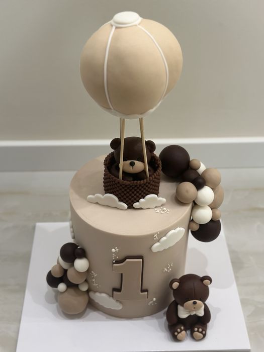 Бутафорна торта 1 година