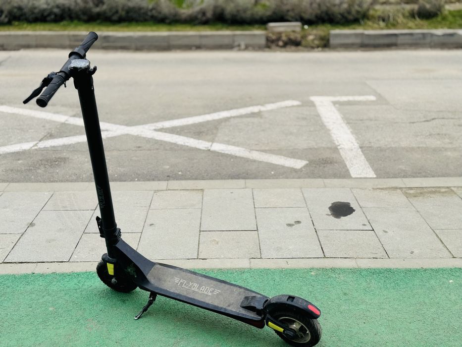 Vând trotinetă electrică