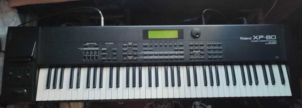 Vand sintetizator Roland xp80