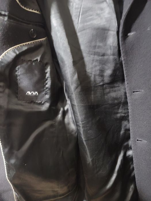 Пальто сотилади .