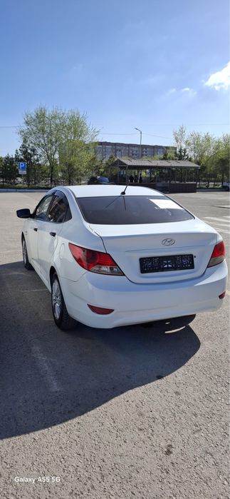Hyundai accent 2013