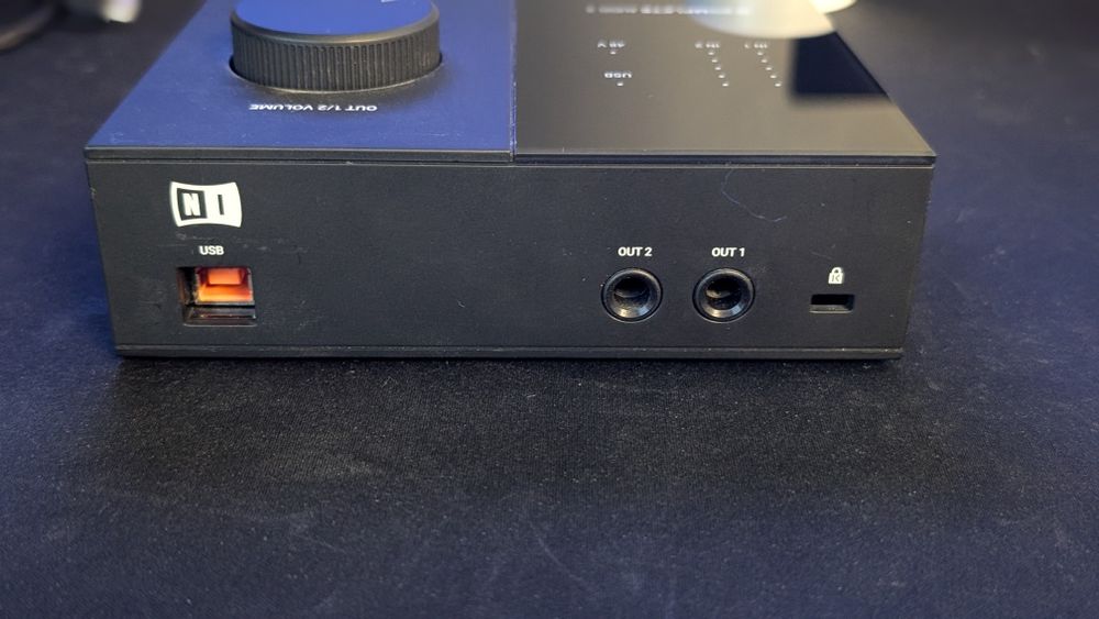 Звуковая карта komplete audio 2