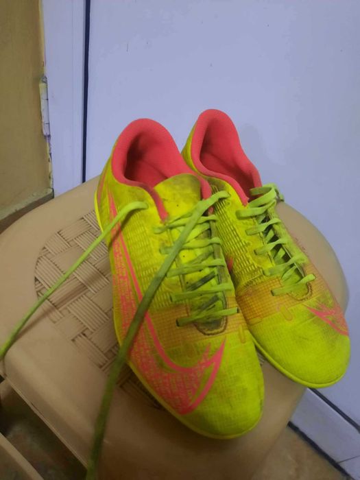 Бутонки за футбол