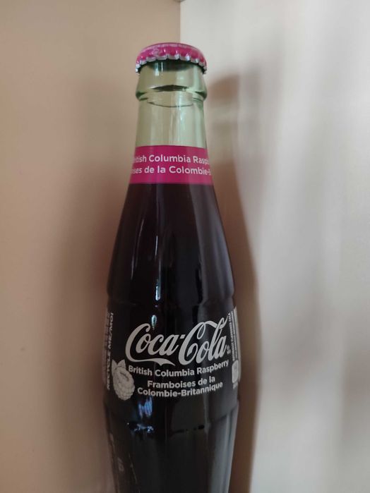 Пълни, неотваряни бутилки Кока-Кола, внос