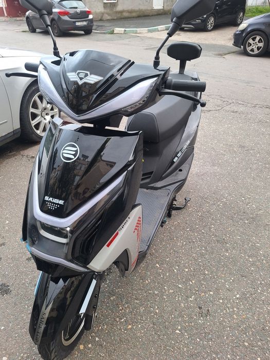 Vând scuter electric Saige