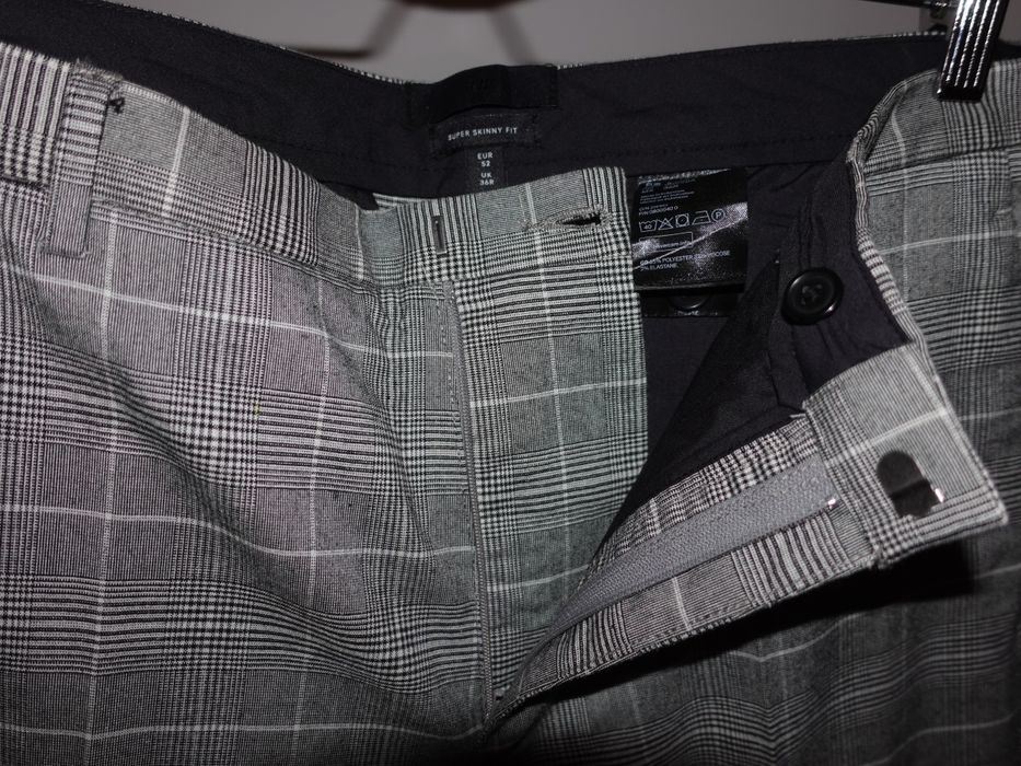 Costum gri cu carouri bărbați – mărimea 50 / L-XL