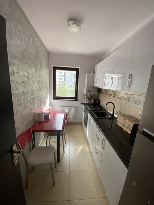 Vanzare apartament 3 camere+ Boxa