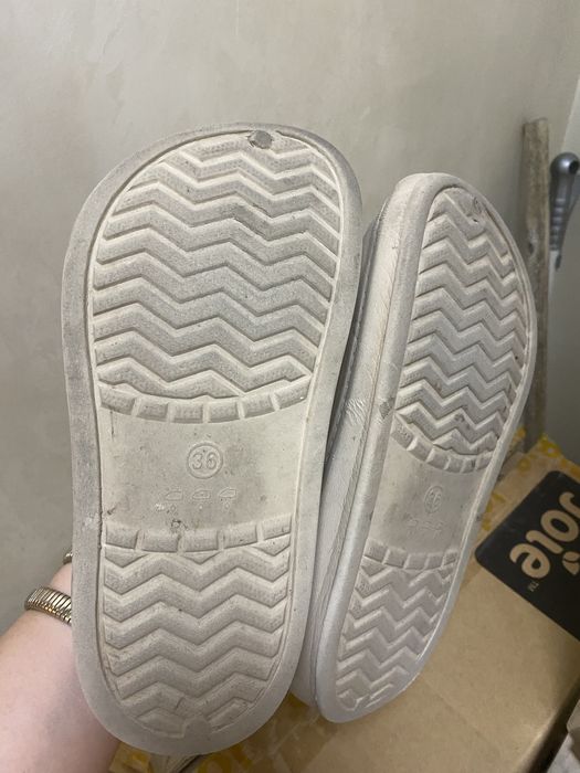 Crocs на девочку размер 34-35