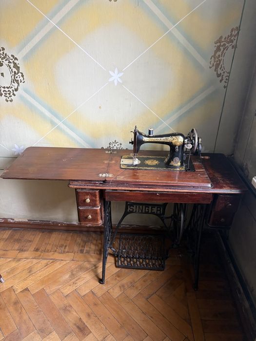 Швейная машина «Зингер» 200 долларов.Не далеко от базара «Аския»