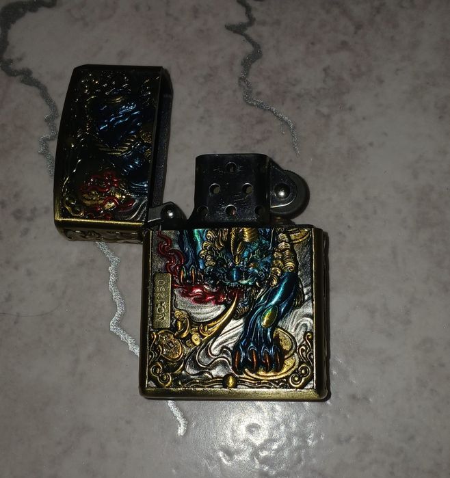 Зажигалка зиппа продаем