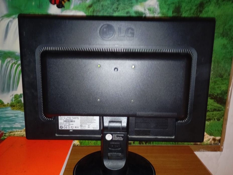 Монитор Lg,хорошие состояние