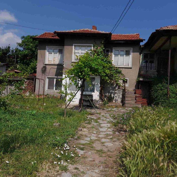 Продавам парцел в град Пещера