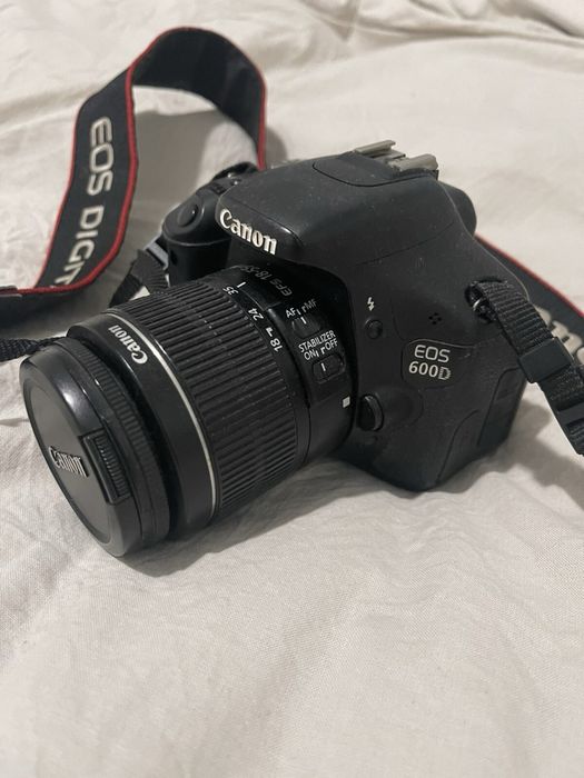 Продаем камеру Canon eos 600d с сумкой