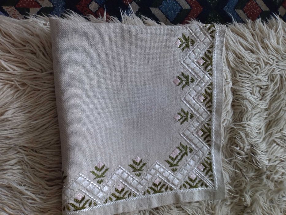 карета българска бродерия